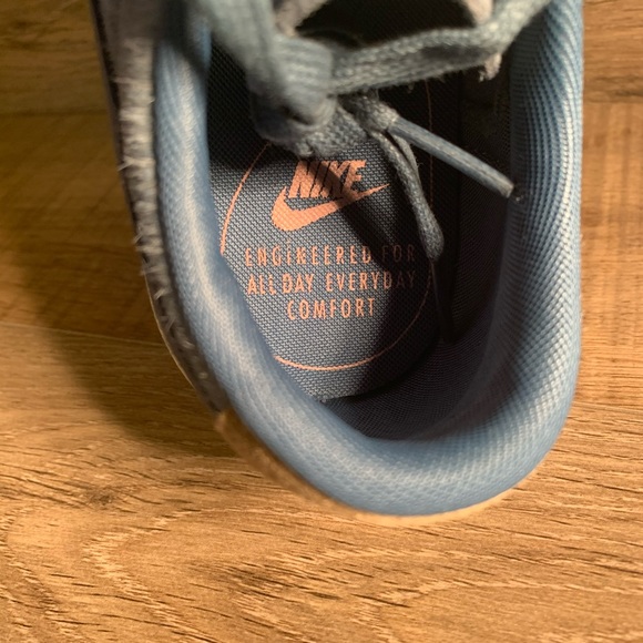 Womens Nike Blazer Low LX Embossed Pony Fur - Picture 6 of 6